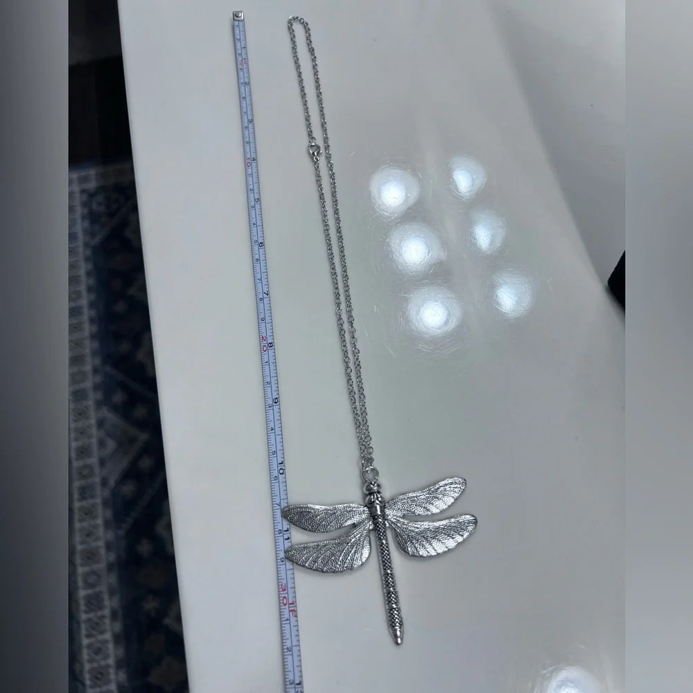 NWOT - Silver Dragonfly Pendant Necklace